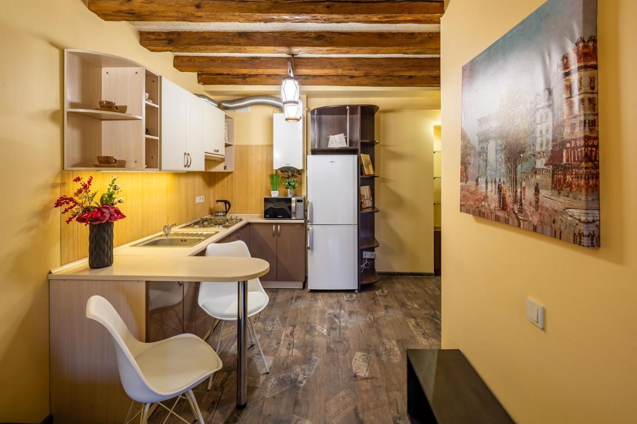Alfa Apartments Rynok Square 18 Lviv Ngoại thất bức ảnh