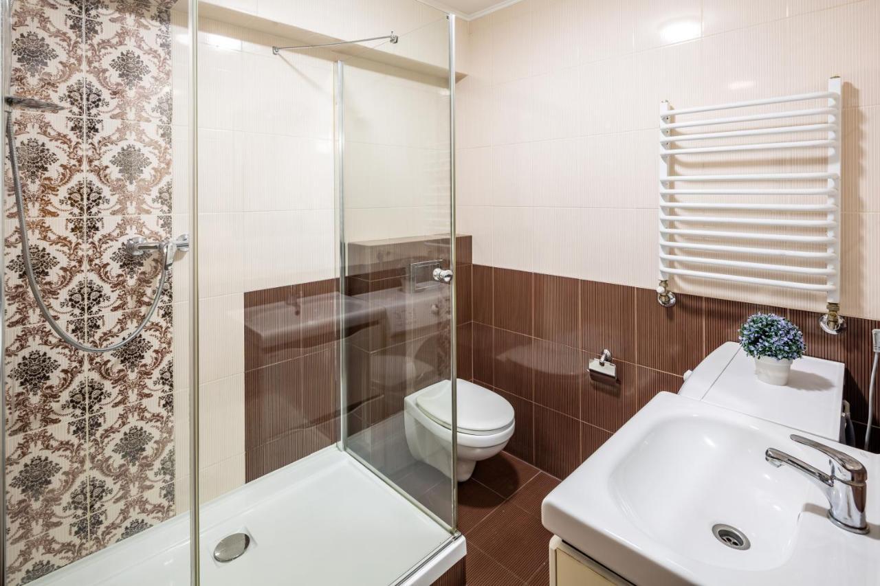 Alfa Apartments Rynok Square 18 Lviv Ngoại thất bức ảnh